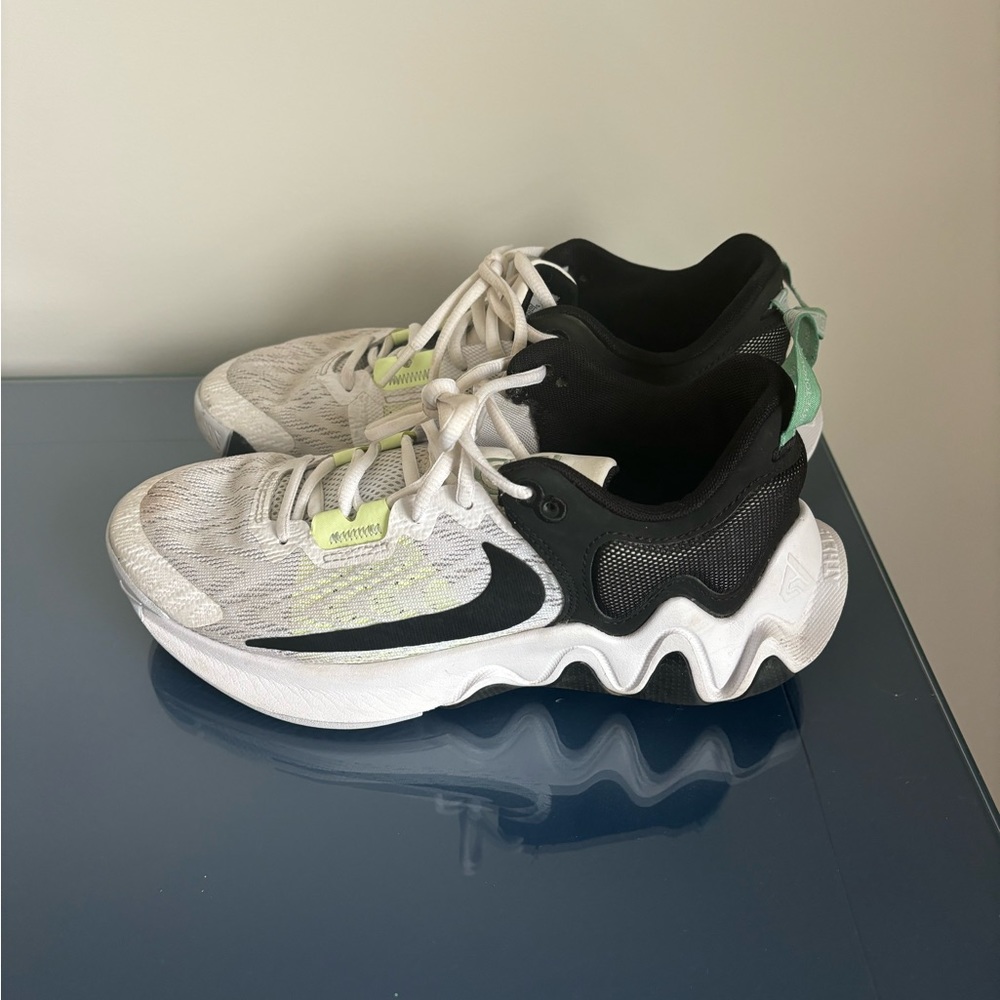 Nike Basketball sneakers US 6.5